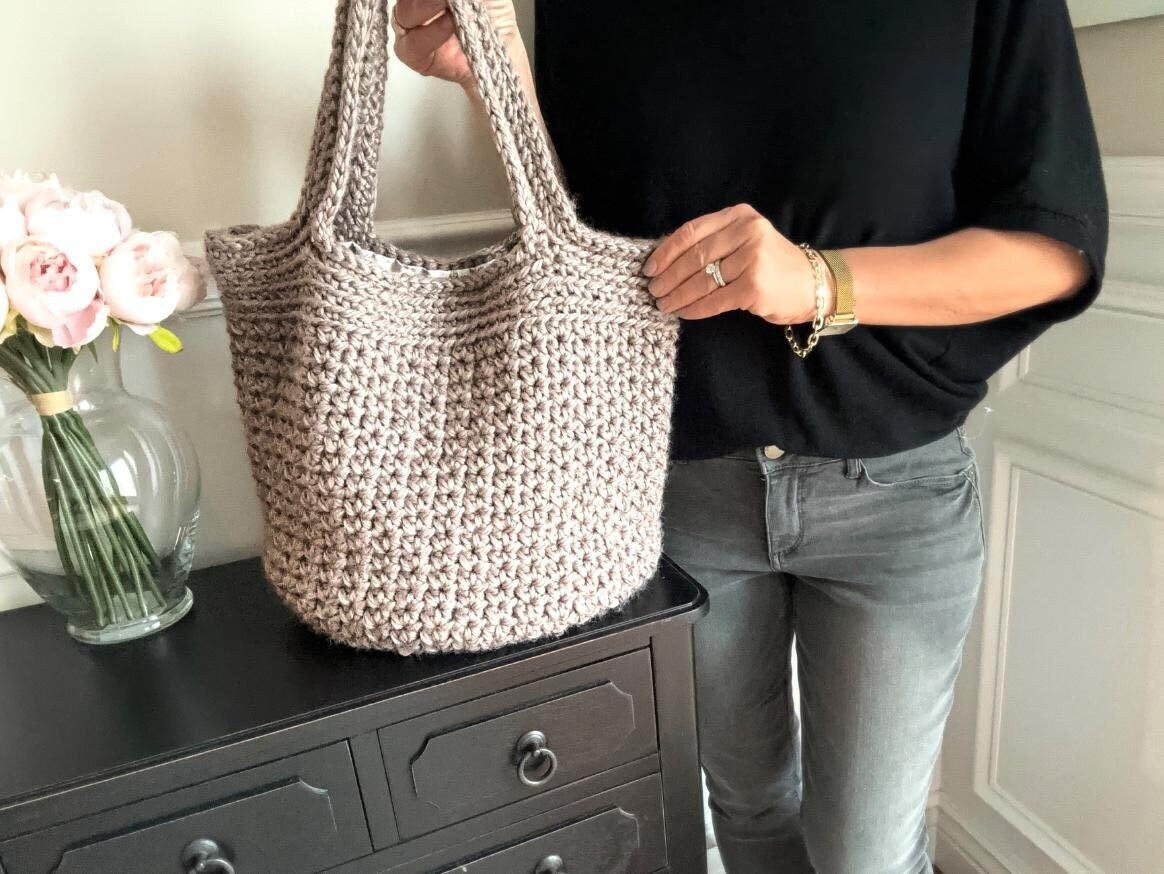 Crochet Bag Pattern with LINER Pattern, VIDEOS INCLUDED for making the bag and the fabric